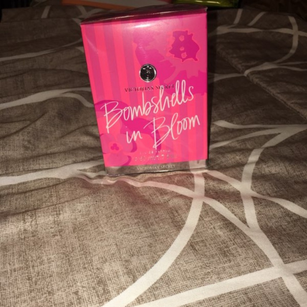 Victoria secret bombshell